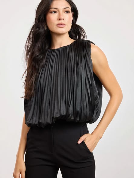 Amour Pleated Bubble Hem Top