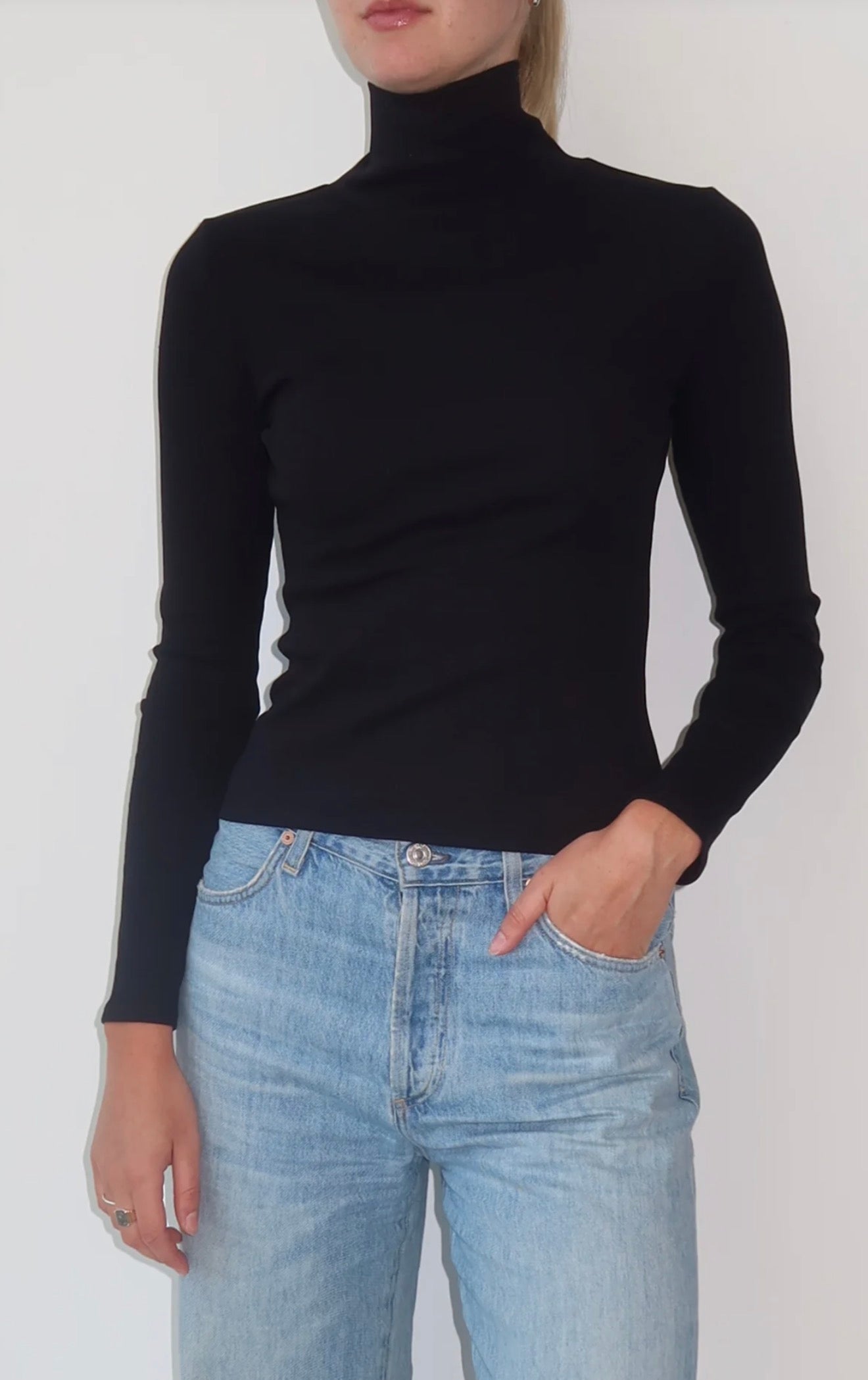 Ribbed Fitted Turtleneck