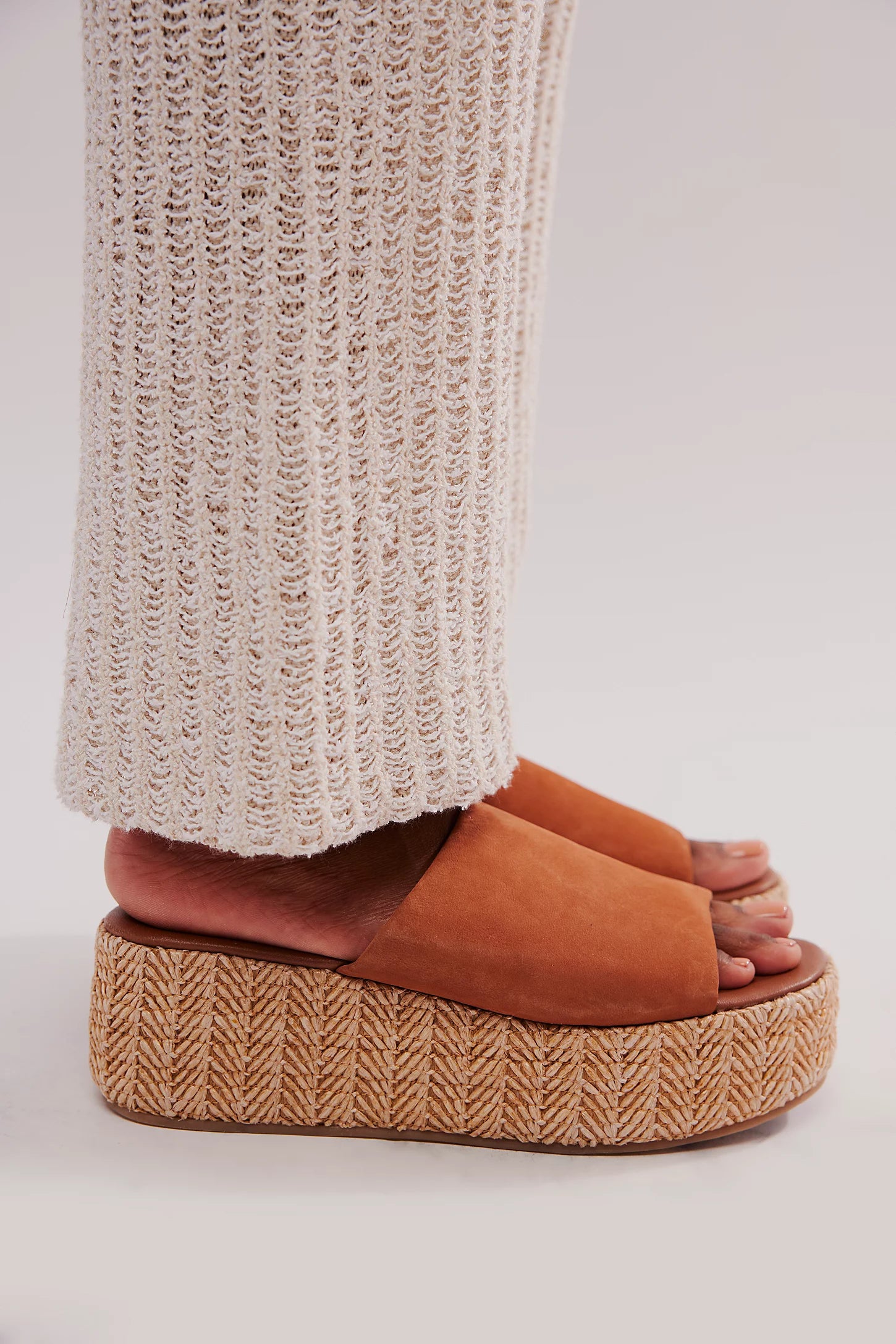 Harbor Raffia Flatform Sandal