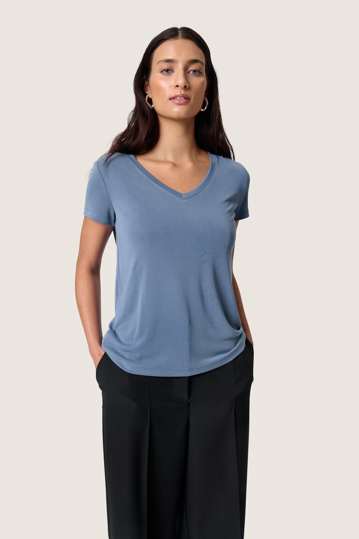 Columbine V-Neck Short Sleeve