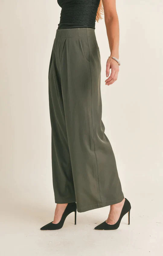 Shake It Off Pleated Wide Leg Pant